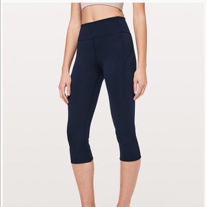 Lululemon cropped in movement leggings true navy